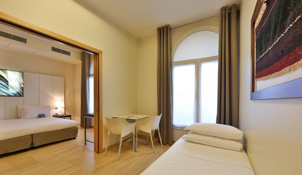 Classic Queen Room Single Bed