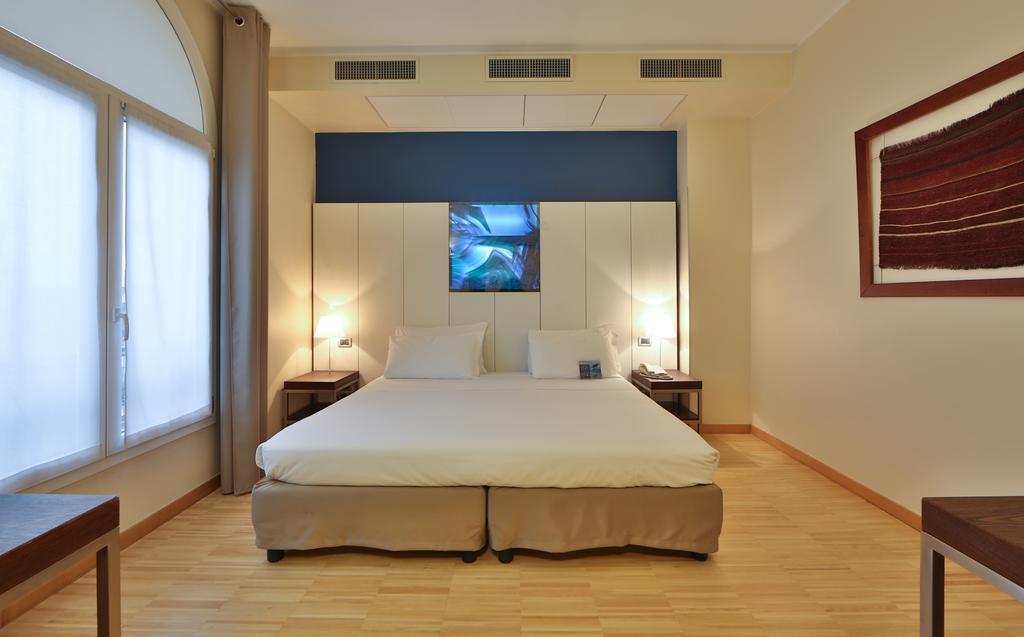 Classic Queen Room